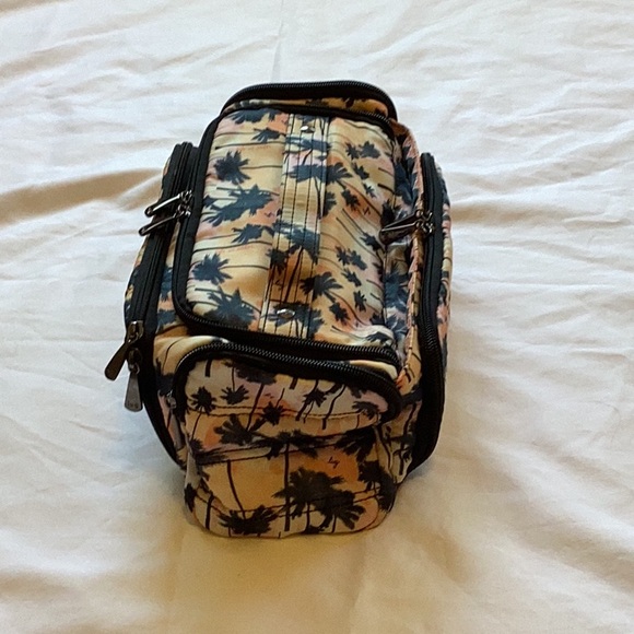 LUG Tropical Palm Tree Print Travel Bag - Picture 4 of 10